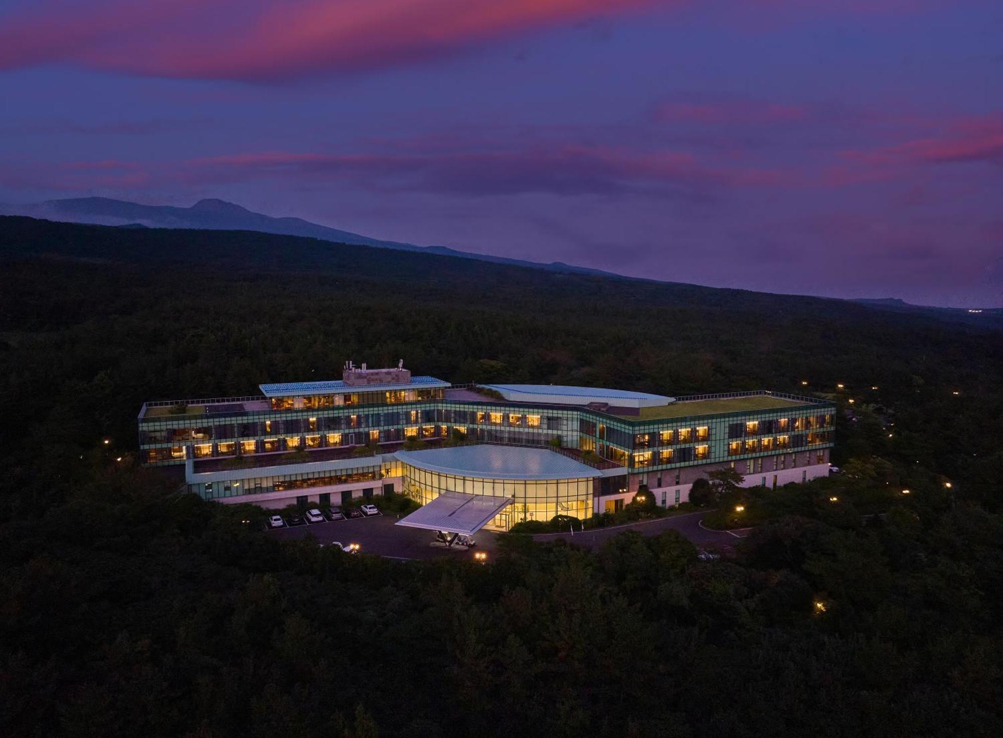 We Hotel Jeju Seogwipo Extérieur photo
